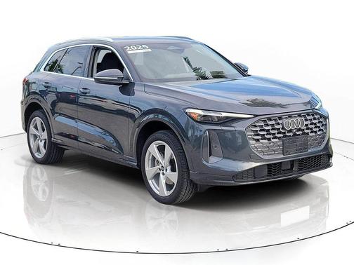 Tambora Gray Metallic 2025 Audi Q5 Premium Plus TFSI quattro S tronic