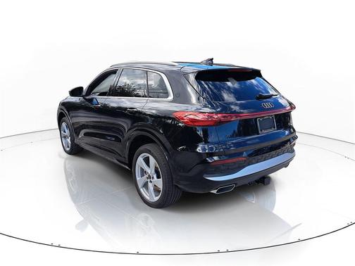 2025 Audi Q5 Premium Plus TFSI quattro S tronic