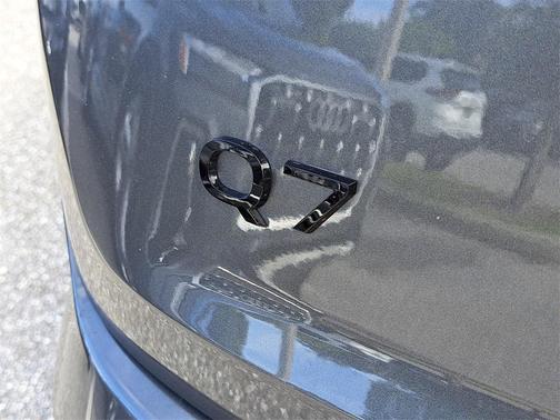 2026 Audi Q7 45 Premium Plus