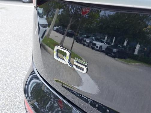 2023 Audi Q5 40 Premium
