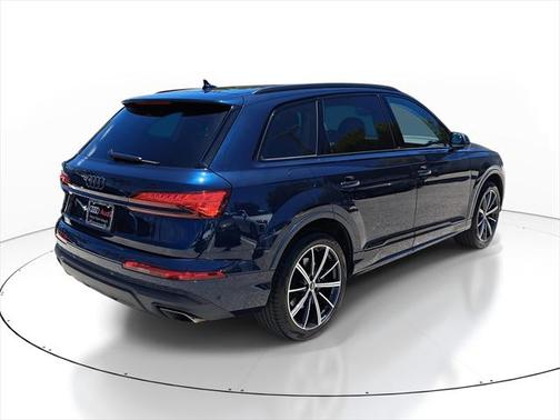 2025 Audi Q7 45 Premium Plus