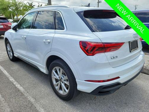 2025 Audi Q3 Premium 45 TFSI S line quattro Tiptronic