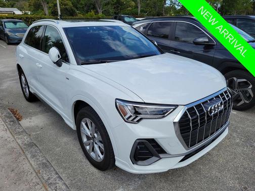 2025 Audi Q3 Premium 45 TFSI S line quattro Tiptronic