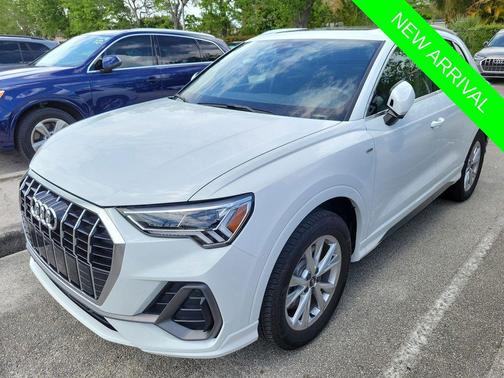 2025 Audi Q3 Premium 45 TFSI S line quattro Tiptronic