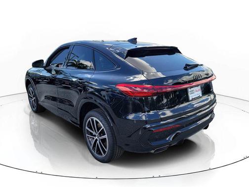 Mythos Black Metallic 2026 Audi Q5 Sportback Premium Plus TFSI quattro S tronic