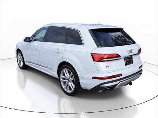 2025 Audi Q7 55 Premium Plus