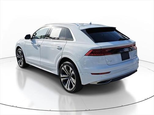 2022 Audi Q8 55 Premium Plus