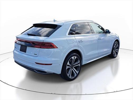 2022 Audi Q8 55 Premium Plus