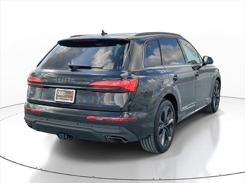 2025 Audi Q7 55 Premium Plus