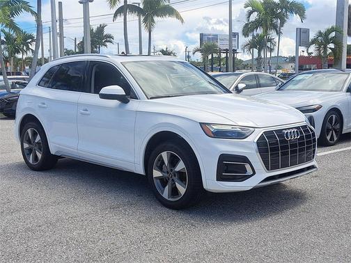 2023 Audi Q5 40 Premium Plus