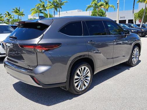 2024 Toyota Highlander Platinum