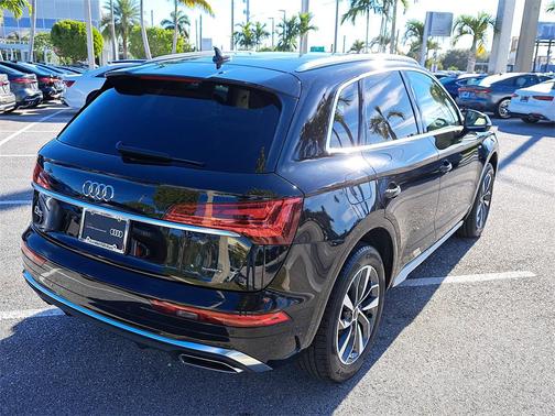 2023 Audi Q5 45 S line Premium