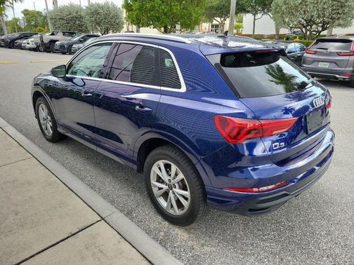 Navarra Blue Metallic 2024 Audi Q3 45 S line Premium Plus