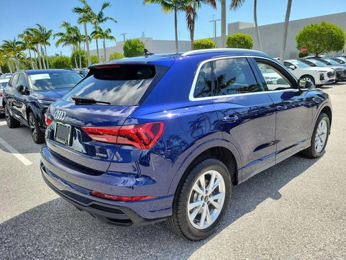 Navarra Blue Metallic 2024 Audi Q3 45 S line Premium Plus