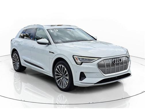 2019 Audi e-tron Premium Plus