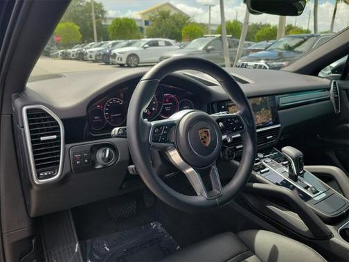 2023 Porsche Cayenne Platinum Edition