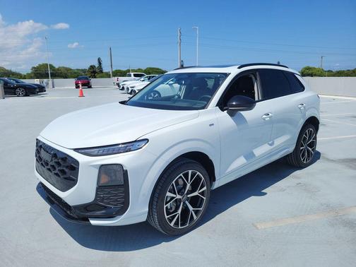 Glacier White Metallic 2026 Audi Q3 TFSI quattro S tronic