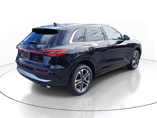 2025 Audi Q5 Premium