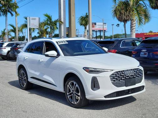 White 2025 Audi Q5 Premium TFSI quattro S tronic