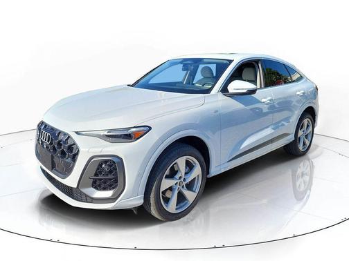 Glacier White Metallic 2026 Audi Q5 Sportback Premium Plus TFSI quattro S tronic