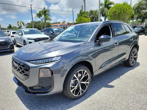 Daytona Gray Pearl Effect 2026 Audi Q3 TFSI quattro S tronic