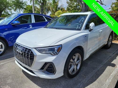 2023 Audi Q3 Premium 45 TFSI S line quattro Tiptronic