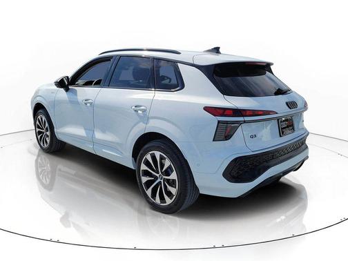 Glacier White Metallic 2026 Audi Q3 TFSI quattro S tronic