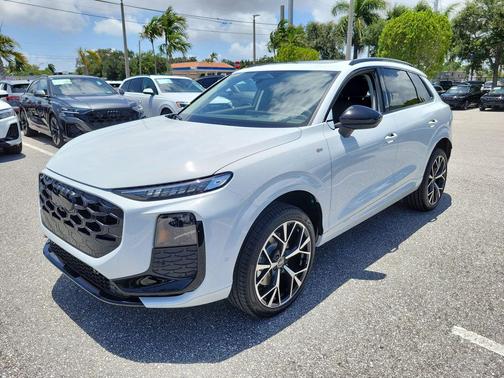 Glacier White Metallic 2026 Audi Q3 TFSI quattro S tronic