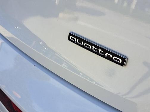 2024 Audi Q5 45 S line Premium