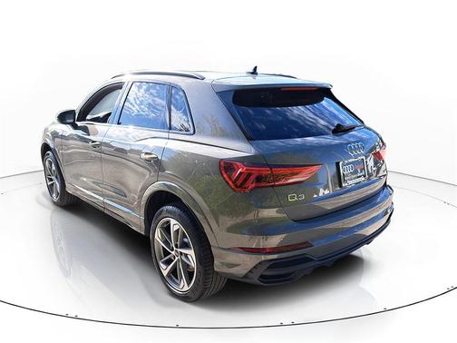 2025 Audi Q3 Premium 45 TFSI S line quattro Tiptronic