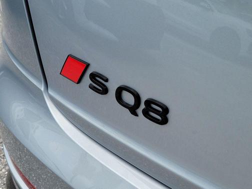 Satellite Silver Metallic 2026 Audi SQ8 4.0T Prestige