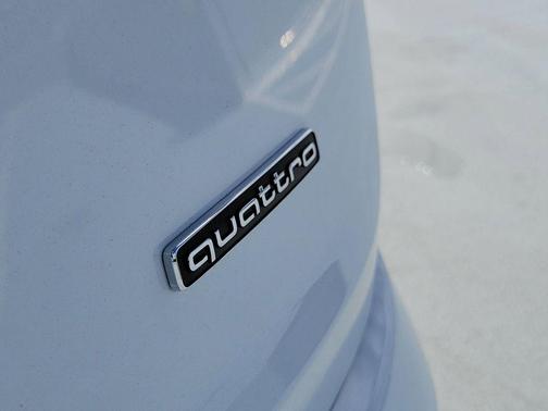 2026 Audi Q7 45 Premium