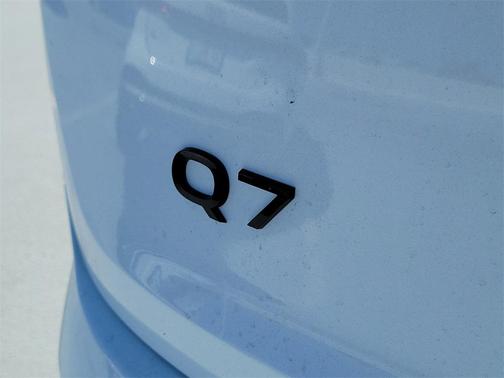 2026 Audi Q7 45 Premium