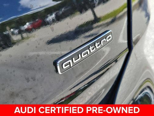 Mythos Black Metallic 2025 Audi Q3 Premium 45 TFSI S line quattro Tiptronic