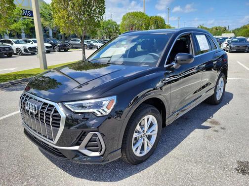 Mythos Black Metallic 2025 Audi Q3 Premium 45 TFSI S line quattro Tiptronic