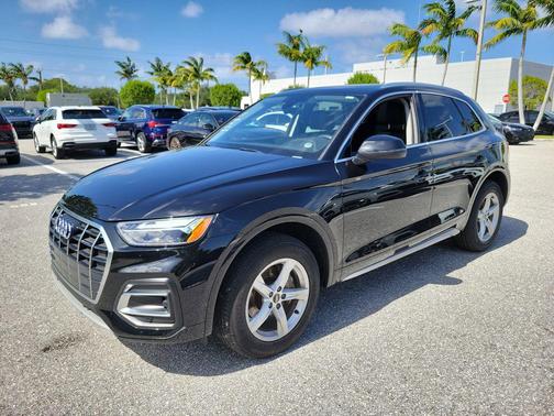 Black Metallic 2023 Audi Q5 40 Premium