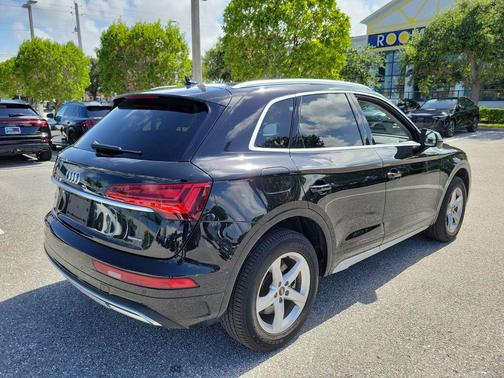 Black Metallic 2023 Audi Q5 40 Premium