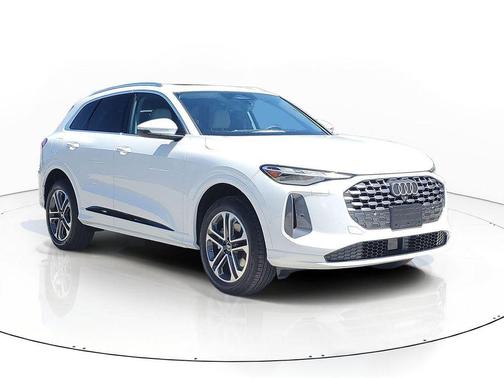 Glacier White Metallic 2026 Audi Q5 Premium TFSI quattro S tronic