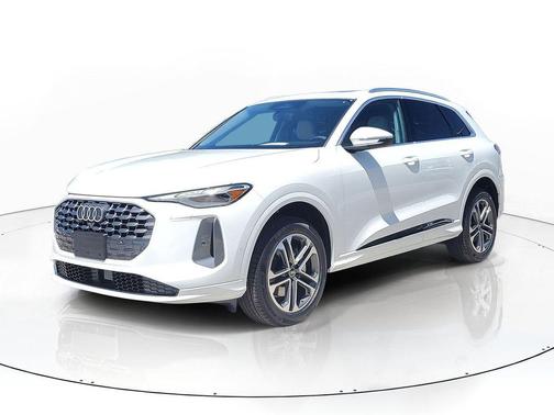 Glacier White Metallic 2026 Audi Q5 Premium TFSI quattro S tronic
