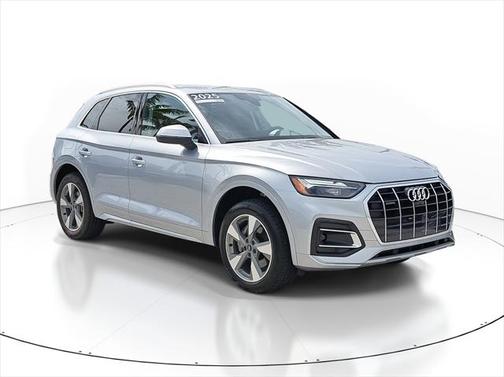 2023 Audi Q5 40 Premium Plus