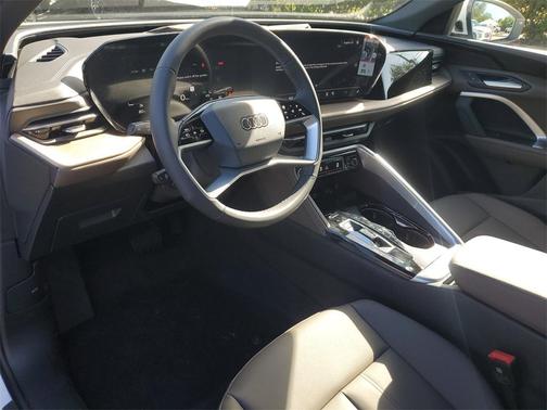 2025 Audi Q5 Premium TFSI quattro S tronic