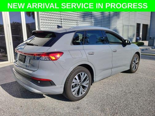 Pebble Gray 2024 Audi Q4 e-tron Premium Plus 40 RWD