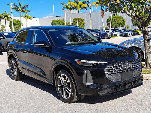 2025 Audi Q5 Premium TFSI quattro S tronic