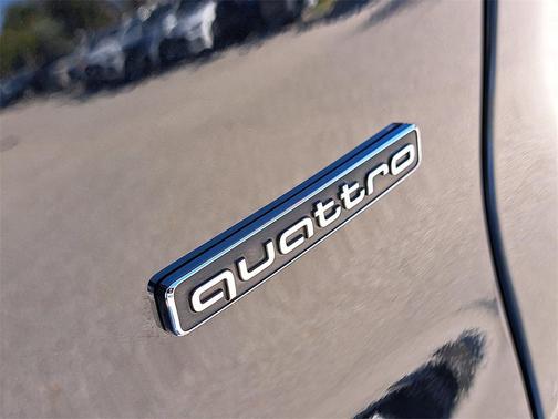 2025 Audi Q5 Premium TFSI quattro S tronic