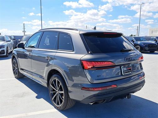 2026 Audi Q7 45 Premium Plus