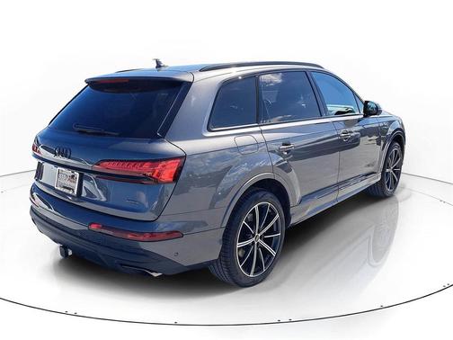 2026 Audi Q7 45 Premium Plus
