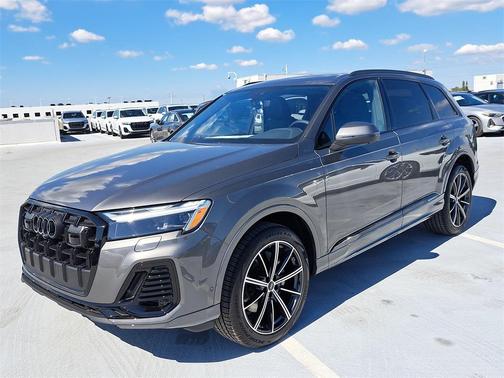 2026 Audi Q7 45 Premium Plus
