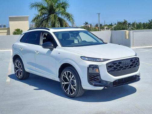 Glacier White Metallic 2026 Audi Q3 TFSI quattro S tronic