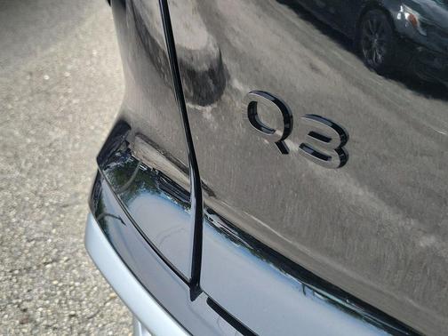 Mythos Black Metallic 2026 Audi Q3 TFSI quattro S tronic