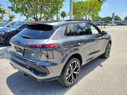 Daytona Gray Pearl Effect 2026 Audi Q3 TFSI quattro S tronic